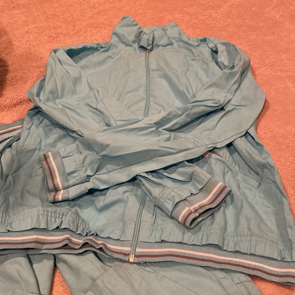 Scrub set - Picture 2 of 14